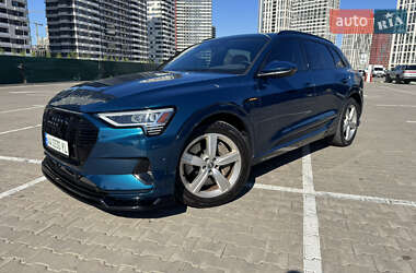 Audi e-tron  2019