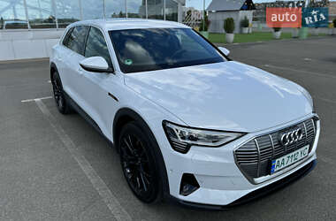 Audi e-tron  2021