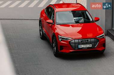 Audi e-tron  2021