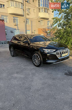 Audi e-tron  2019