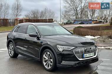 Audi e-tron  2021