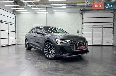 Audi e-tron  2021