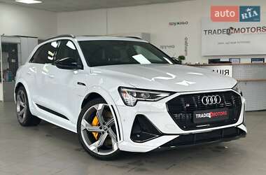 Audi e-tron  2022