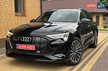 Audi e-tron  2022