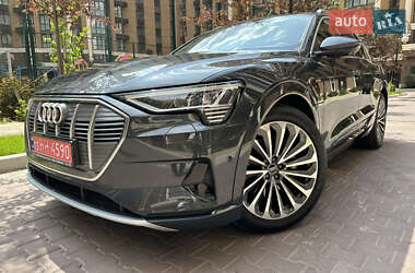 Audi e-tron  2021