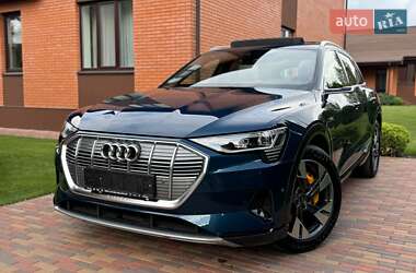Audi e-tron  2022