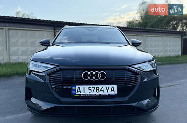 Audi e-tron  2021