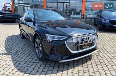 Audi e-tron  2021