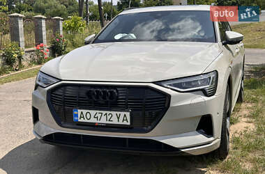 Audi e-tron  2021