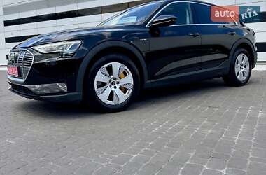 Audi e-tron  2022