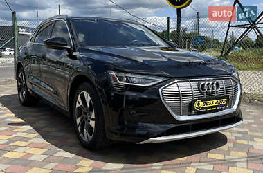 Audi e-tron  2022