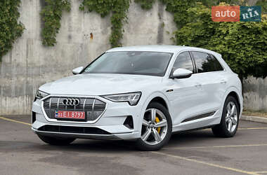 Audi e-tron  2021