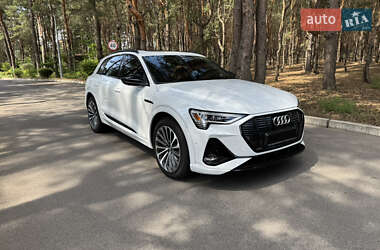 Audi e-tron  2019