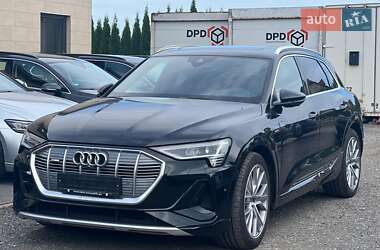Audi e-tron  2021