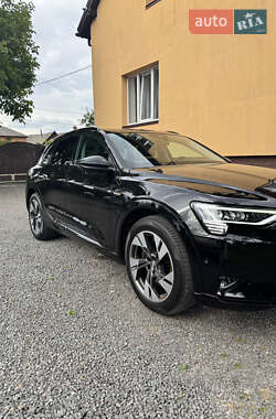 Audi e-tron  2020