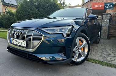 Audi e-tron  2021