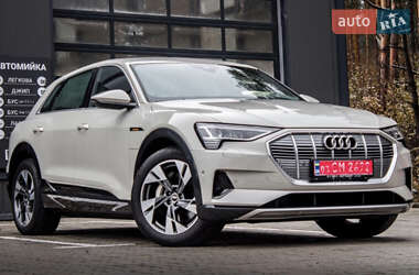Audi e-tron  2021