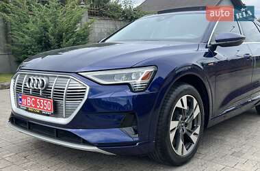 Audi e-tron  2021