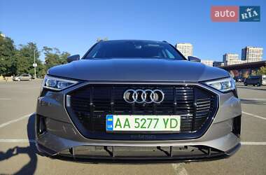 Audi e-tron  2021