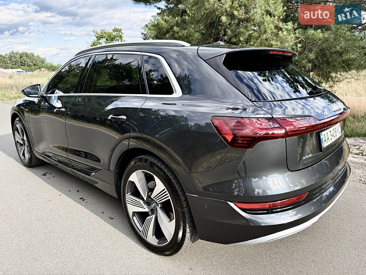 2019 Audi e-tron - мініатюра 5