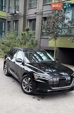 Audi e-tron  2020