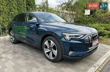 Audi e-tron  2022