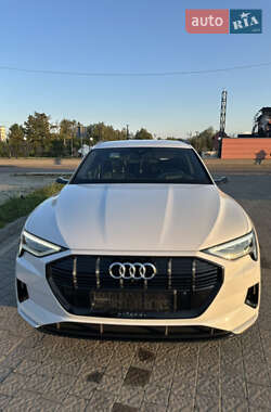 Audi e-tron  2019