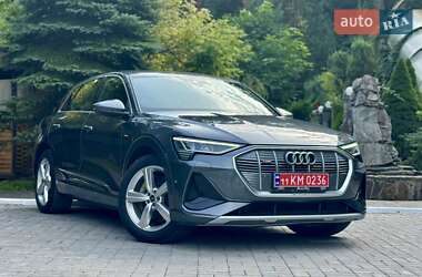 Audi e-tron  2021