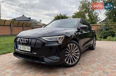 Audi e-tron  2022