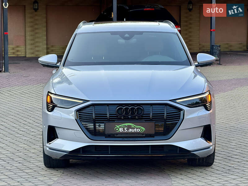 Позашляховик / Кросовер Audi e-tron 2022 в Мукачевому
