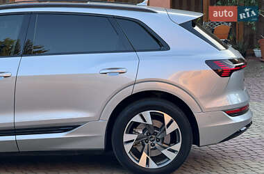 Позашляховик / Кросовер Audi e-tron 2022 в Мукачевому