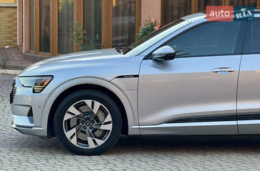 Позашляховик / Кросовер Audi e-tron 2022 в Мукачевому
