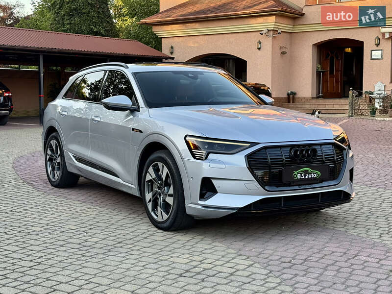 Позашляховик / Кросовер Audi e-tron 2022 в Мукачевому