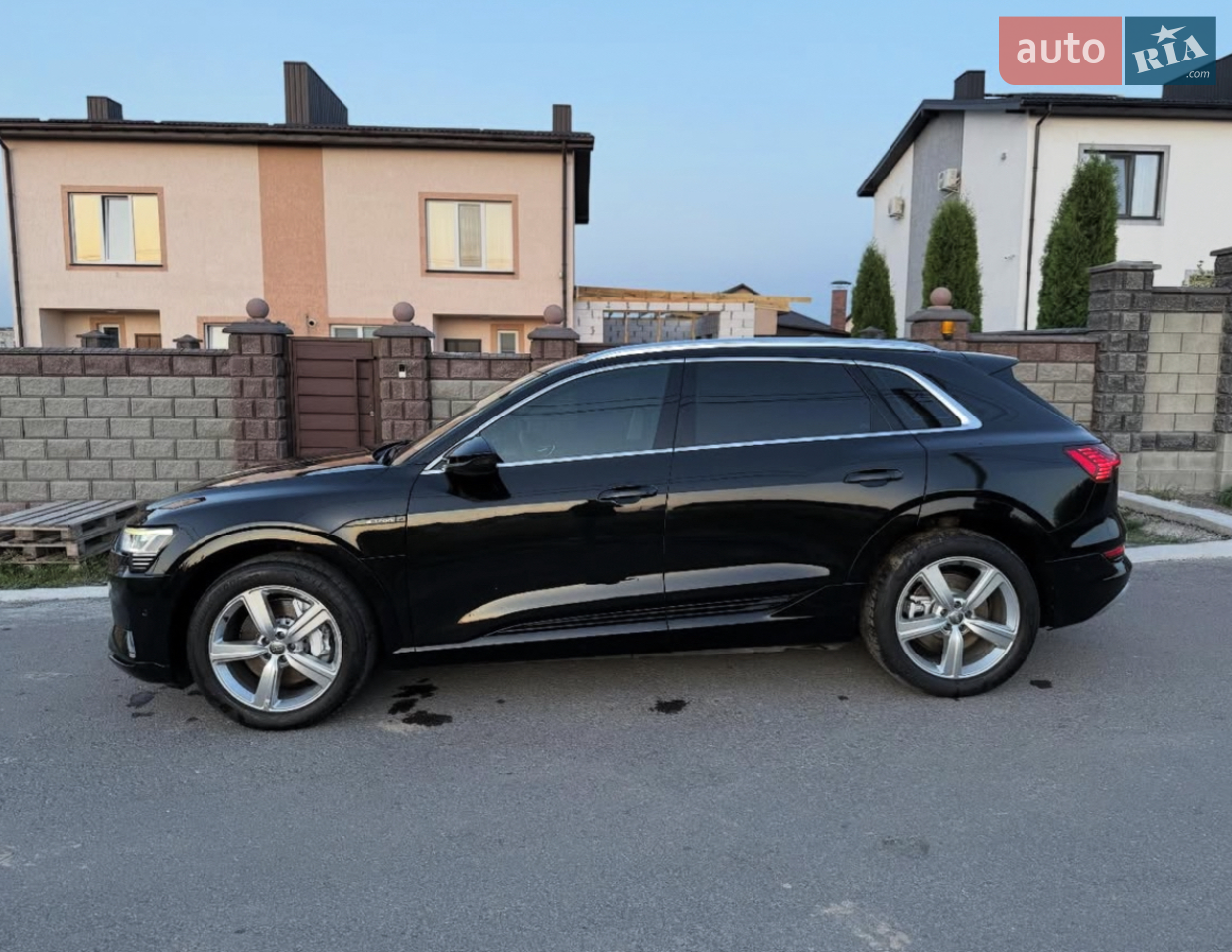 2019 Audi e-tron - мініатюра 4