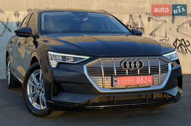 Audi e-tron  2021