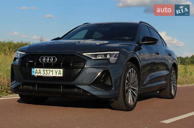 Audi e-tron  2022