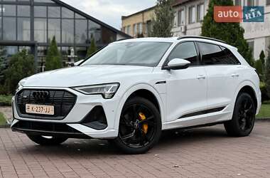 Audi e-tron  2021