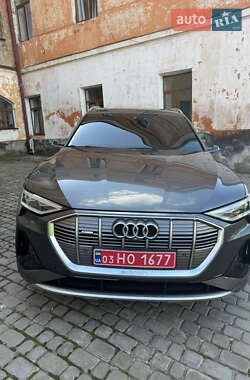 Audi e-tron  2021