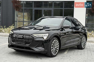 Audi e-tron  2021