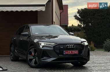 Audi e-tron  2022