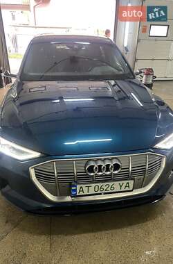 Audi e-tron  2019