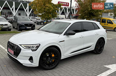 Audi e-tron  2023