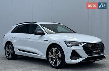 Audi e-tron  2022