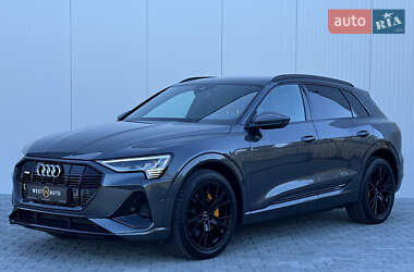 Audi e-tron  2022
