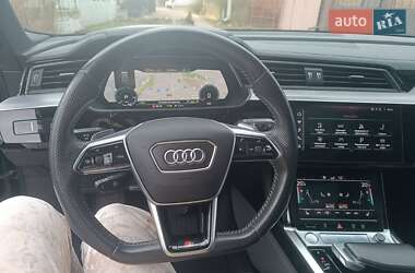 Audi e-tron  2019