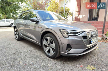 Audi e-tron  2019