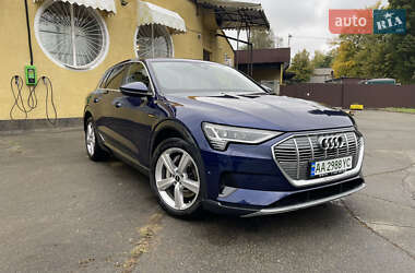 Audi e-tron  2021