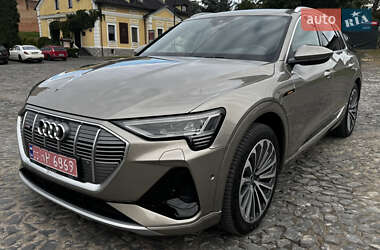 Audi e-tron  2021