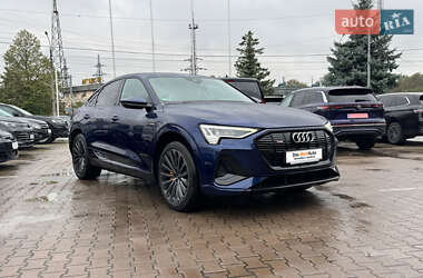 Audi e-tron  2021