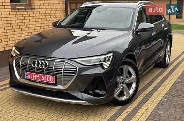 Audi e-tron  2022